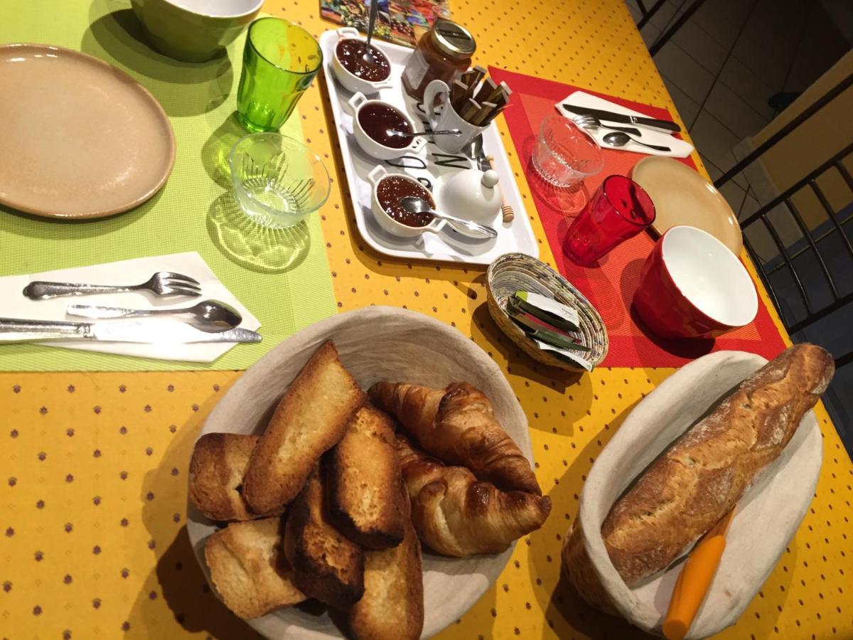 Chambres Table D'Hotes Carpe Diem Villeneuve-la-Riviere Bagian luar foto